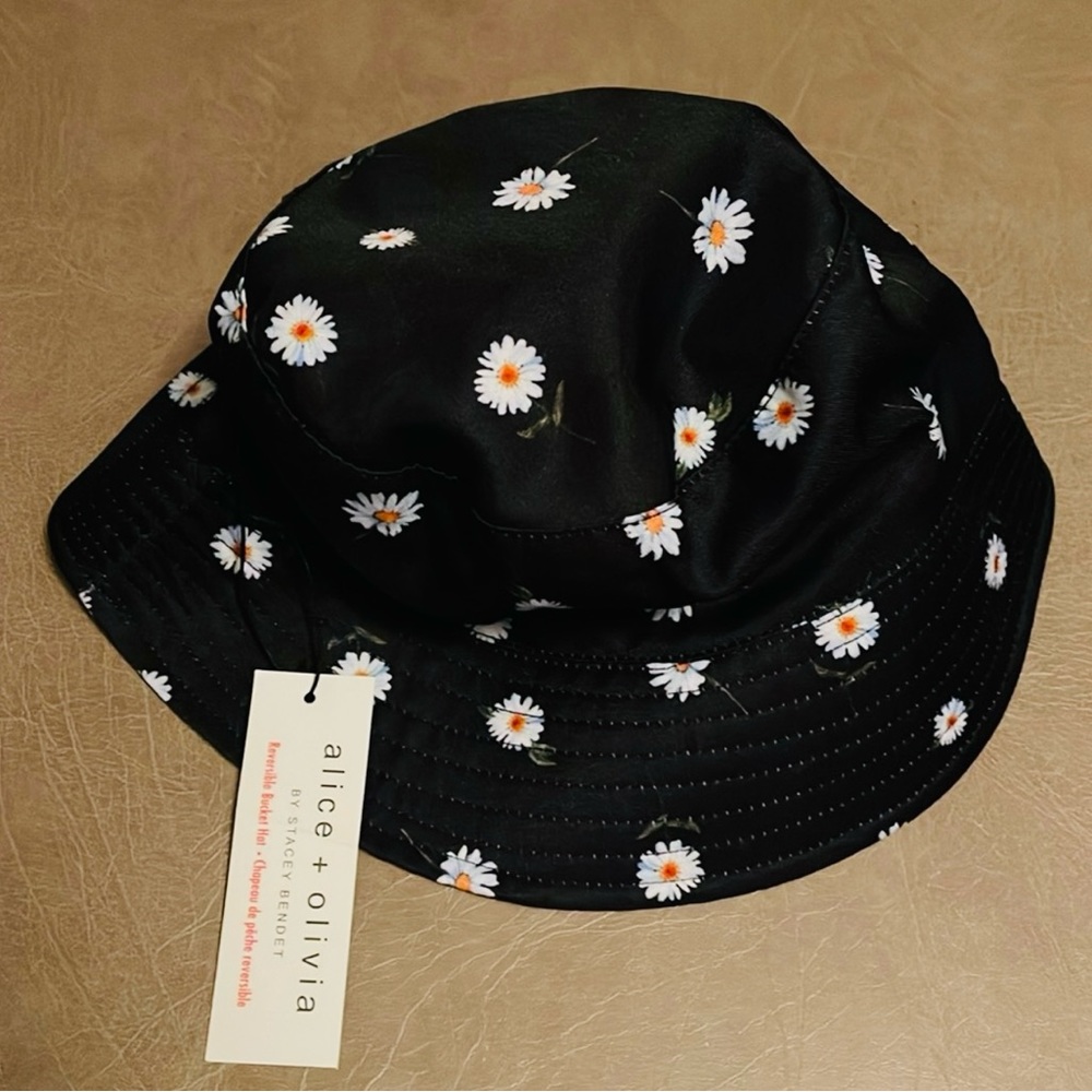 Alice+Olivia reversible (white + black with daisies) bucket hat